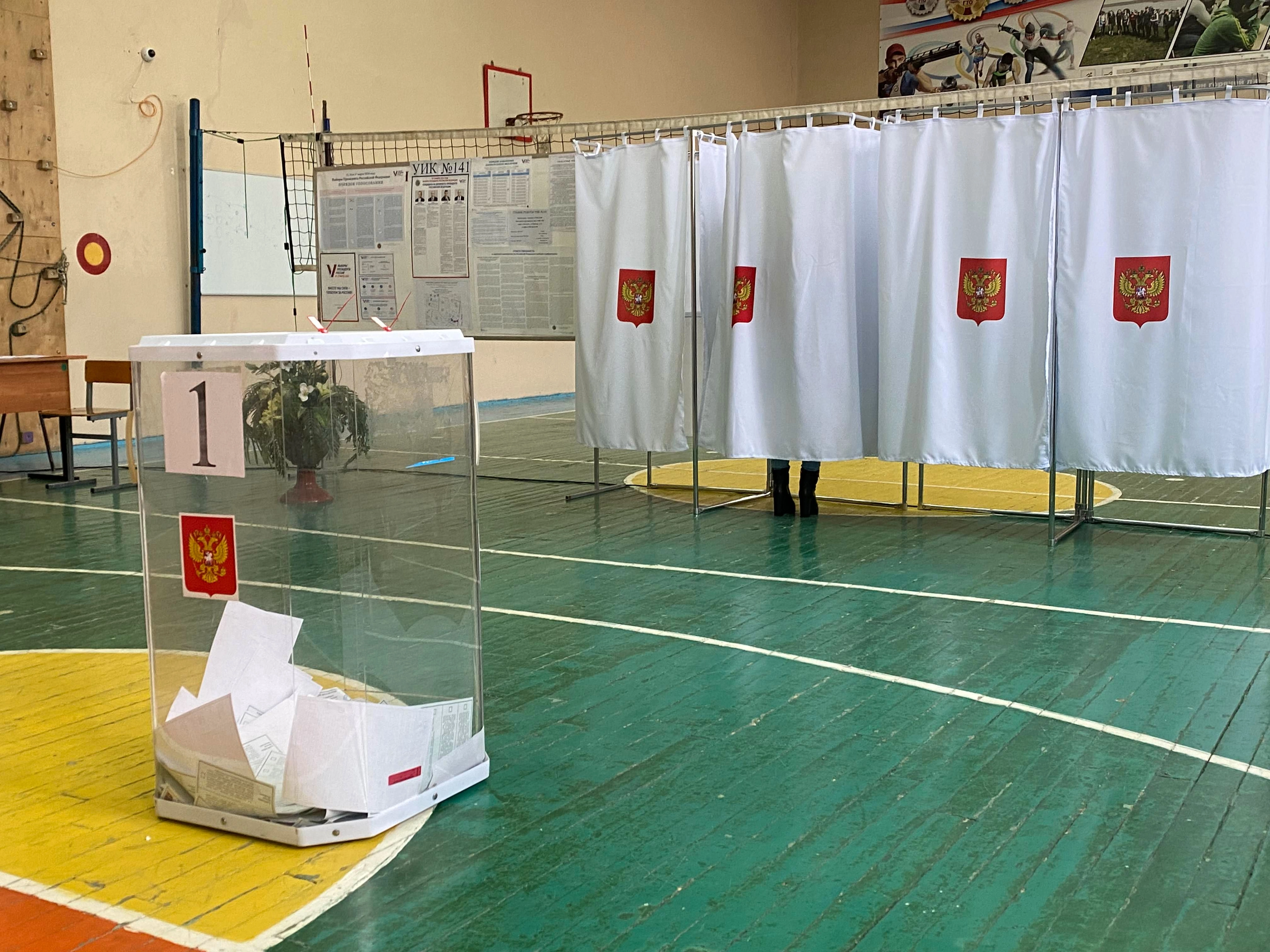 Polling stations at a school in Belgorod