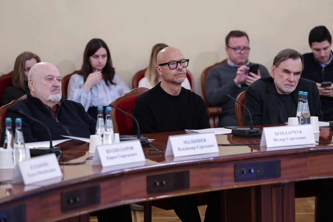 A roundtable discussion on “State support and paths for the development of domestic cinematography” in Russia’s State Duma, with director Fyodor Bondarchuk pictured in the middle