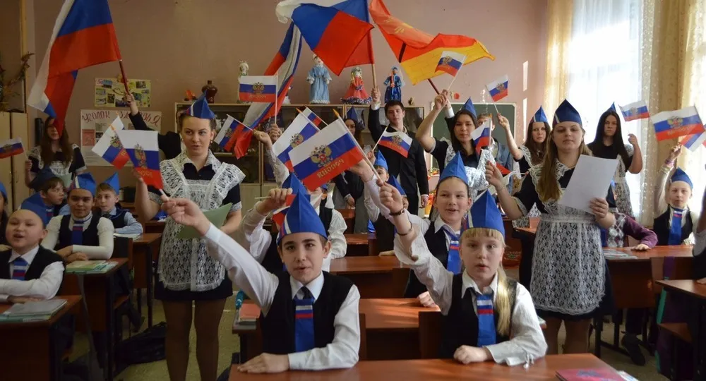 In the Moscow region, school teachers are encouraged to chip in on “underpants and socks” for Russian soldiers — Istories