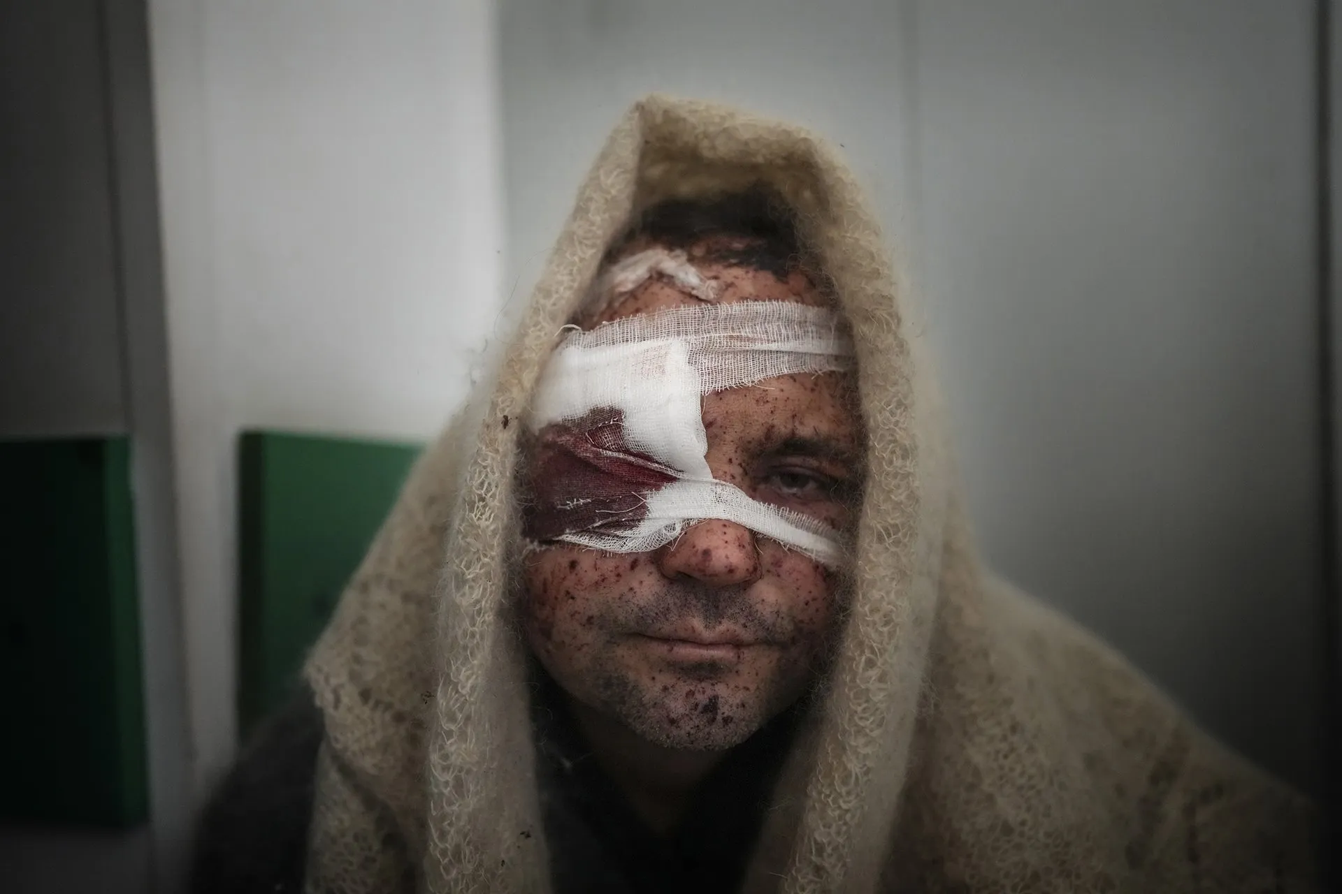 Ukrainian photographer Evgeniy Maloletka's report on the siege of Mariupol wins World Press Photo award