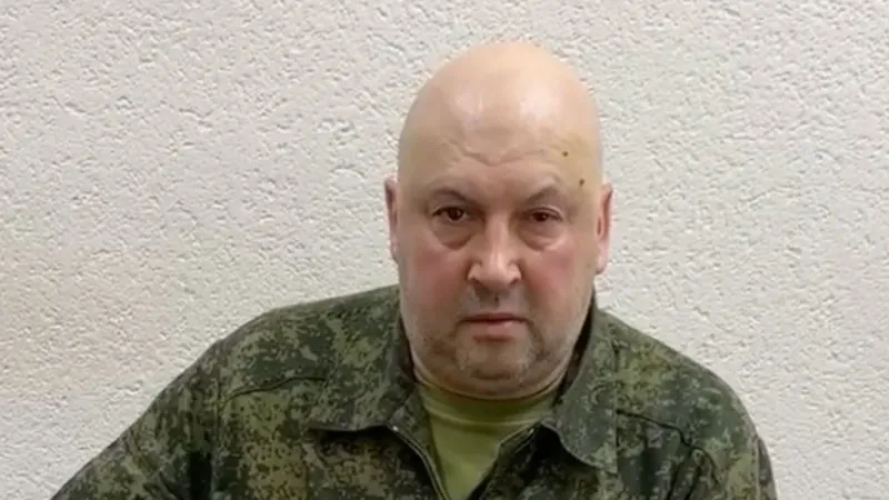 General Sergei Surovikin appeals to Wagner PMC mercenaries, urges them to “stop the columns and obey the will and order of Vladimir Putin”