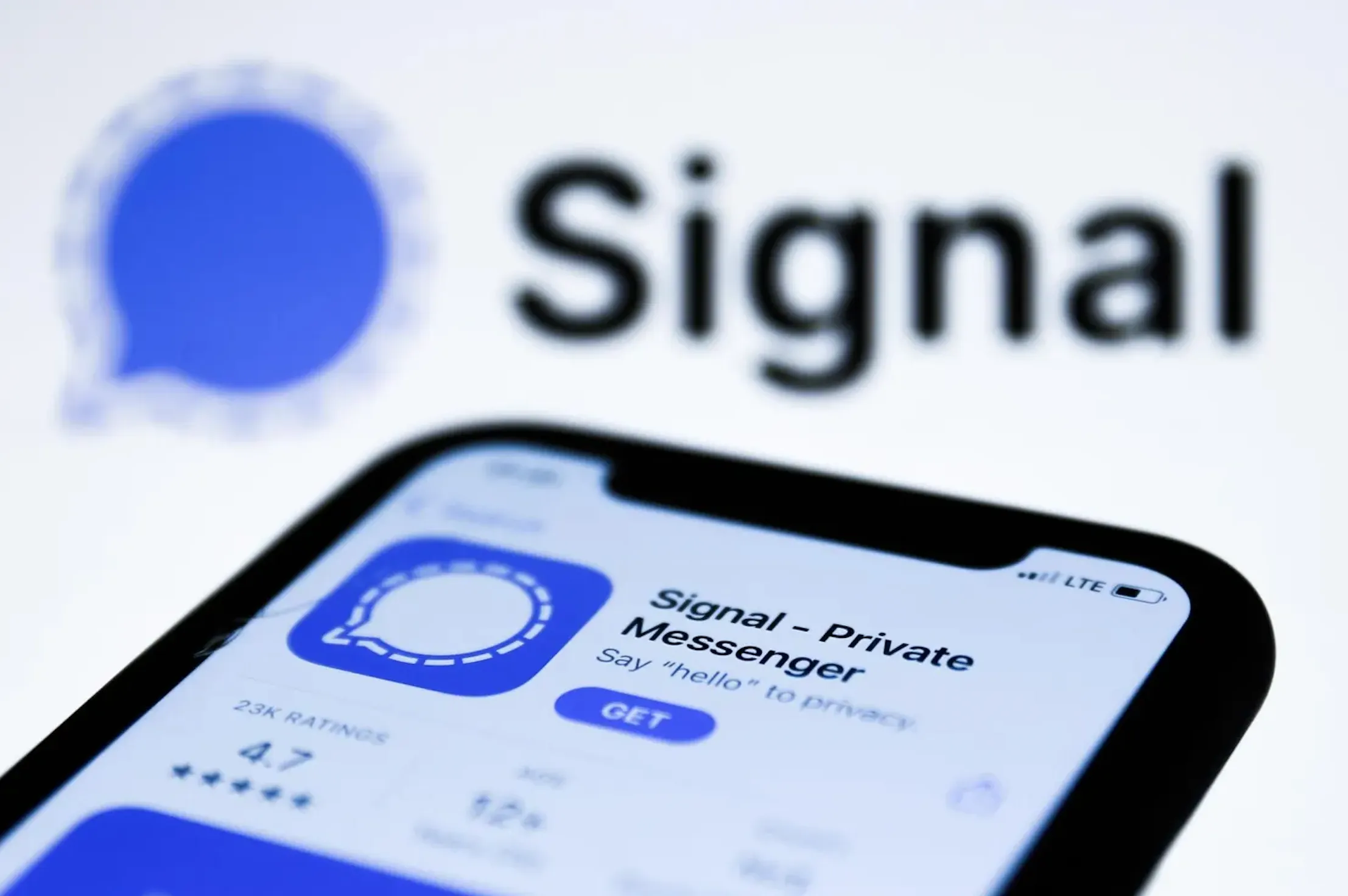 Russia blocks access to Signal messaging app across the country