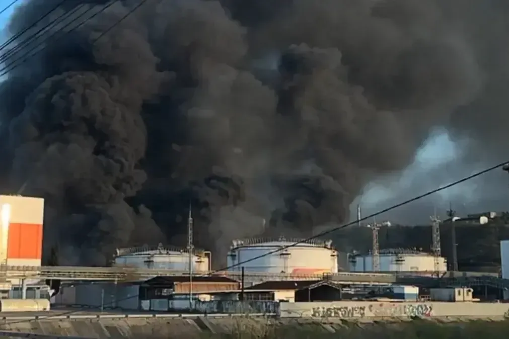 “Black rain” falls in Russia’s Black Sea town of Tuapse days after Ukraine strikes oil refinery