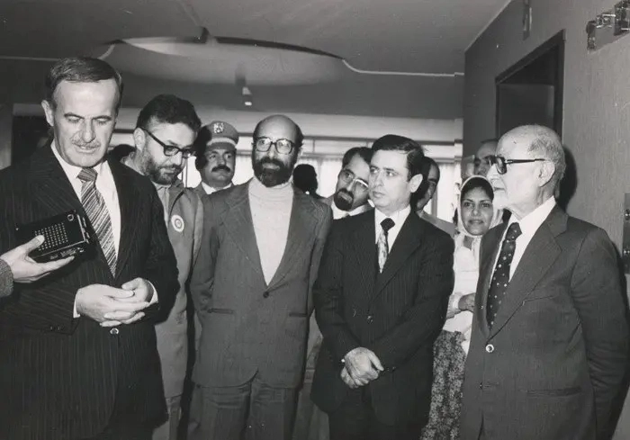 From right to left: PM Mehdi Bazargan, Syrian Foreign Minister Abdul Halim Khaddam, Mostafa Chamran, Ebrahim Yazdi, and Hafez al-Assad on the day of the meeting with Zbigniew Brzezinski