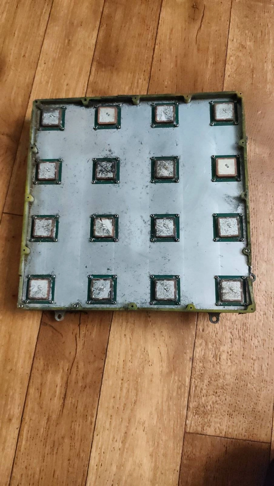 Damaged GI006 antenna internals