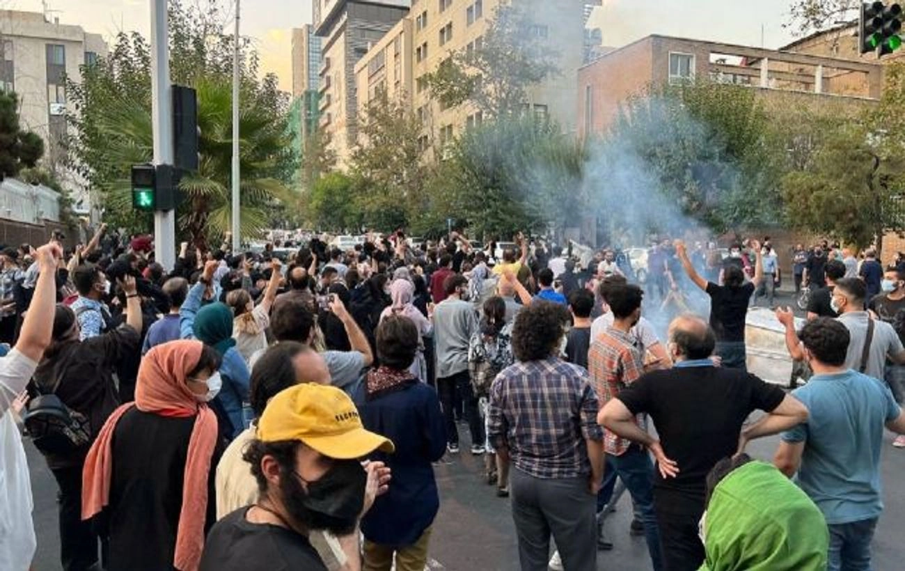 Protests in Iran twitter.com/AJEnglish